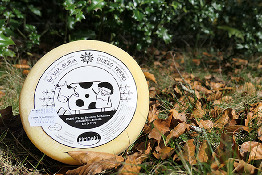 Queso de vaca – Cuña 400 gr aprox. - Pirineki