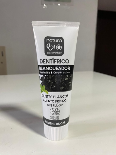 Dentrífico blanqueador Menta bio y Carbón activo -75ml - NaturaBio